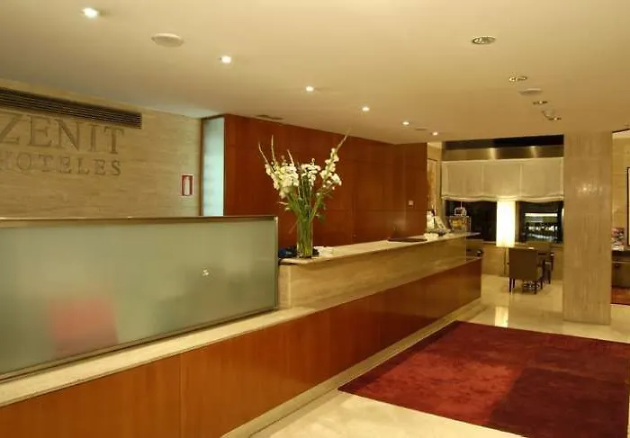 Zenit Hotell 4*